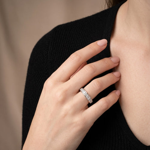 Bague 55 Alliance en or gris et diamants 58 Facettes 61E00464