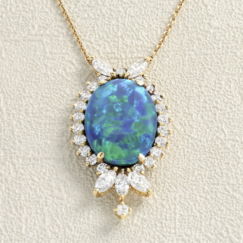 Pendentif Pendentif en or jaune avec opale bleue d’Australie et diamants 58 Facettes 64700138