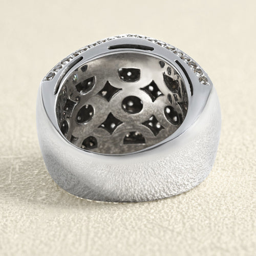 Bague 57 Bague en or gris, diamants blancs et bruns 58 Facettes 61E00366