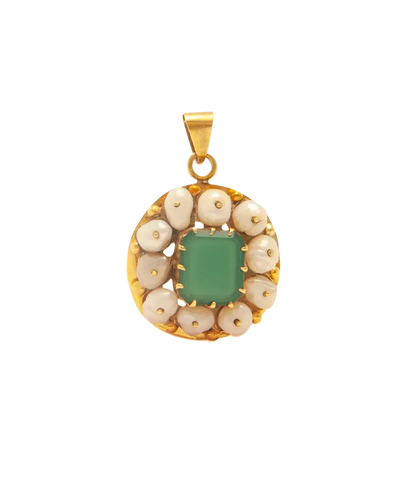 Pendentif Pendentif en or jaune 18K avec émeraude 2,95 ct et 10 perles 58 Facettes BO220248/CHARMEDEPOQUE