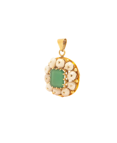 Pendentif Pendentif en or jaune 18K avec émeraude 2,95 ct et 10 perles 58 Facettes BO220248/CHARMEDEPOQUE