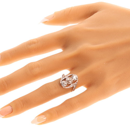 Bague 54 Bague Belle Époque trois diamants en or blanc 18K 58 Facettes 25351-0042