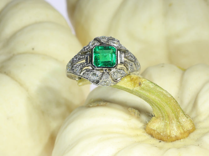 Bague 59 Bague de fiançailles vintage 1920 en platine, émeraude colombienne et diamants 58 Facettes 16144-0061