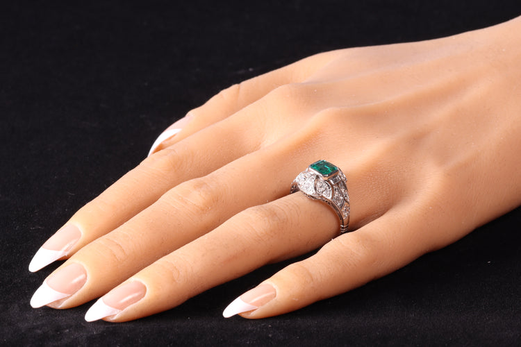 Bague 59 Bague de fiançailles vintage 1920 en platine, émeraude colombienne et diamants 58 Facettes 16144-0061