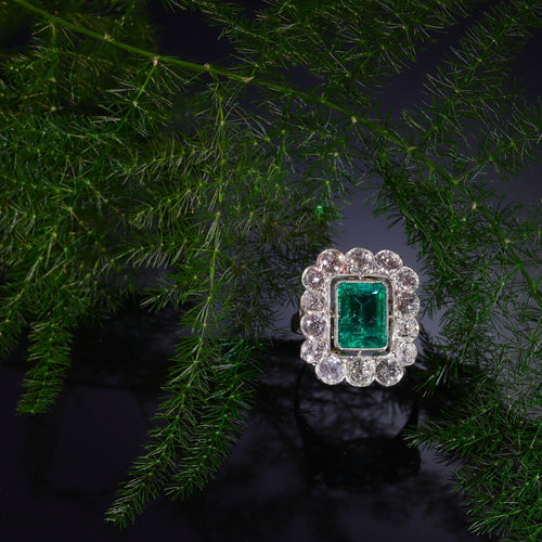 Bague 52 Bague de fiançailles en platine, émeraude 2,20 ct et diamants 58 Facettes 19343-0010