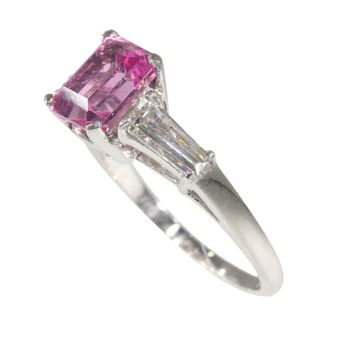 Bague 56 Bague de fiançailles vintage années 1960 en platine, rubellite et diamants 58 Facettes 21162-0447