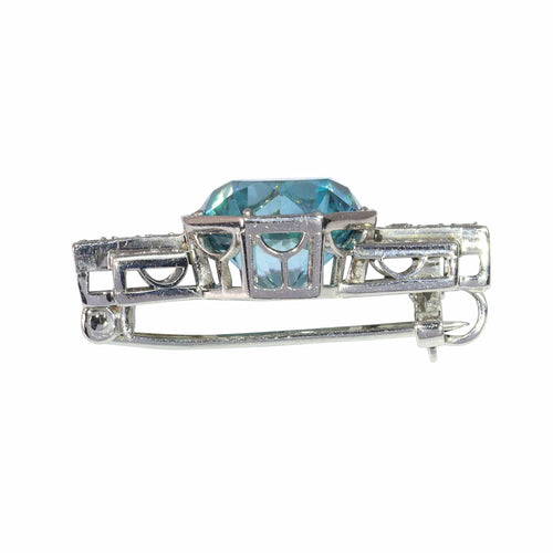 Broche Broche en platine des années 1950 avec zircon bleu – Géométrie raffinée du milieu du siècle 58 Facettes 25115-0286
