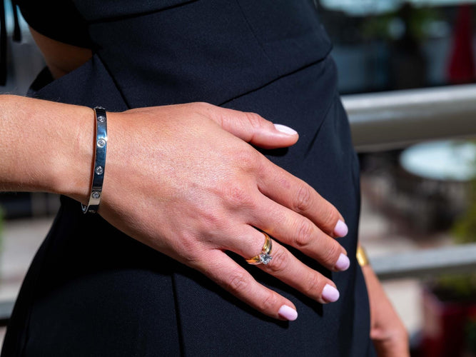 Bracelet Cartier Love - Bracelet jonc en or blanc et diamants 58 Facettes 2470646CN