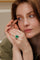 Bague 51 Bague en or blanc 18 carats avec émeraude et diamants 58 Facettes 3981319RV