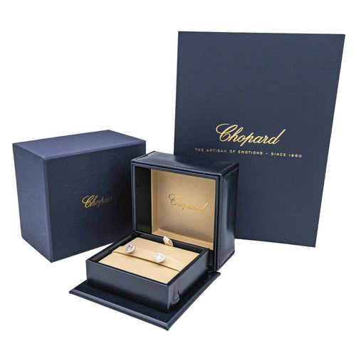 Boucles d'oreilles Chopard Happy Diamonds - Boucles d'oreilles cœur en or blanc et diamants 58 Facettes 4173784RV