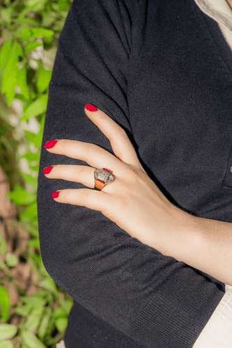 Bague 52 Bague Tank en or jaune, platine, diamants et rubis 58 Facettes 3675695CN