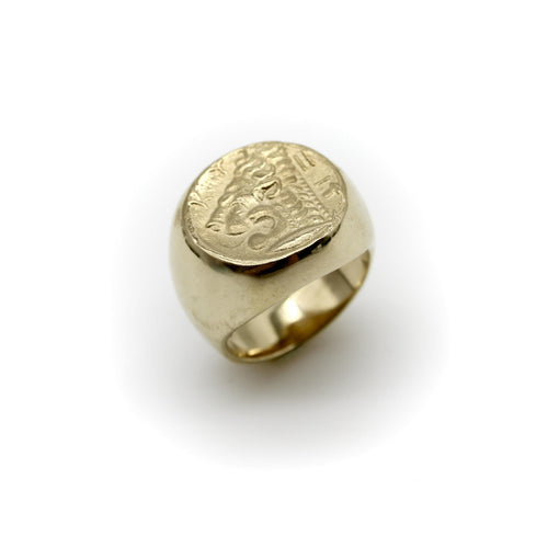 Bague Bague chevalière vintage tête de lion en or 14k 58 Facettes A2002J