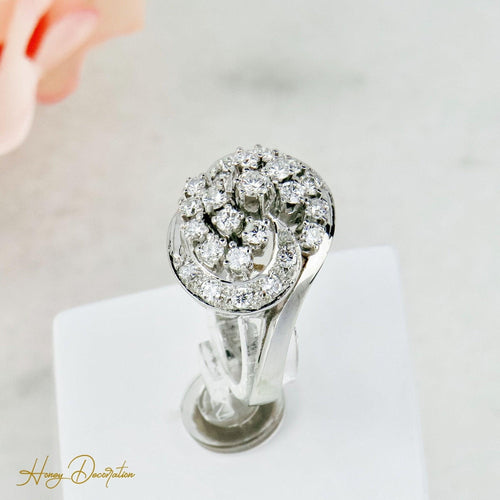 Bague 50 Bague en or blanc 14 carats avec diamants 58 Facettes 2319