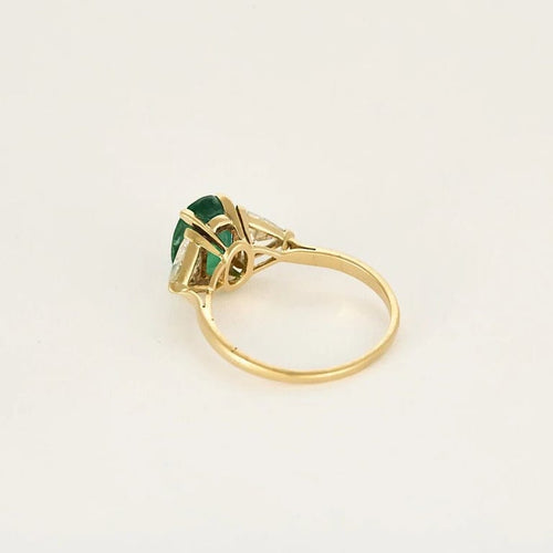 Bague 61 Bague solitaire en or jaune 18K avec émeraude et diamants trillion 58 Facettes LEN1849X3