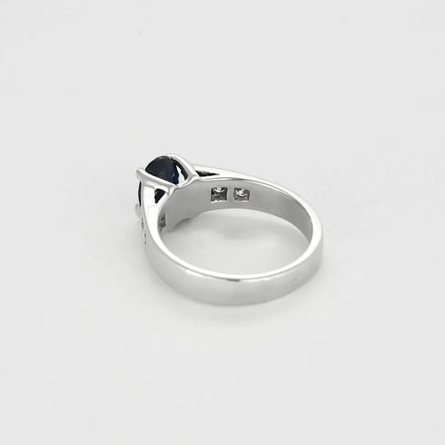 Bague 52 Bague jonc en or blanc 18K avec saphir 0,70 ct et diamants 58 Facettes DIE1709