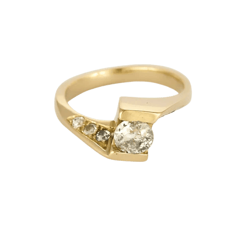 Bague 52 Bague asymétrique solitaire en or jaune 18K et diamants 0,60 ct 58 Facettes DRE1847