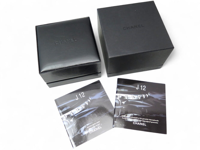 Montre Chanel - Montre J12 H5695 quartz 33 mm en céramique 58 Facettes 270890