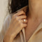 Bague 53 Solitaire - Bague en or jaune 18 carats avec diamant 3,04 ct et pavage 58 Facettes FB10500