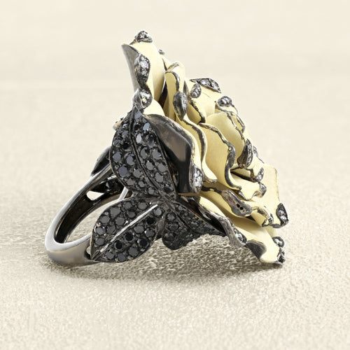 Bague 55 Lydia Courteille - Bague Fleur de Camélia en or noir et diamants noirs 58 Facettes 61E00229