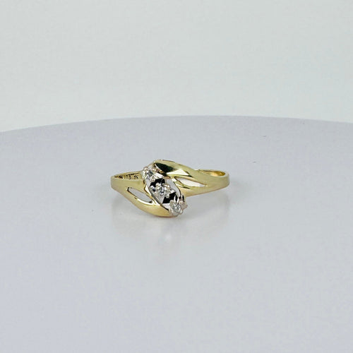 Bague 57 Bague vintage en or jaune 14 carats et 3 diamants 58 Facettes 2512014