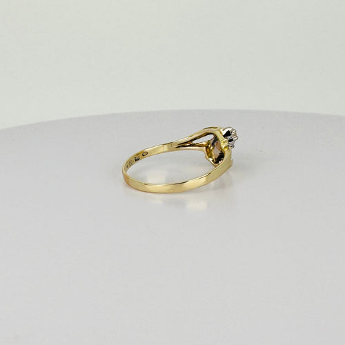 Bague 57 Bague vintage en or jaune 14 carats et 3 diamants 58 Facettes 2512014