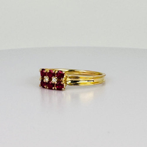 Bague 59 Bague vintage en or jaune 18k avec rubis et diamants 58 Facettes 2601012