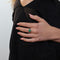 Bague 54 Bague vintage en or jaune 14 carats avec diamant et émeraudes 58 Facettes 2508023
