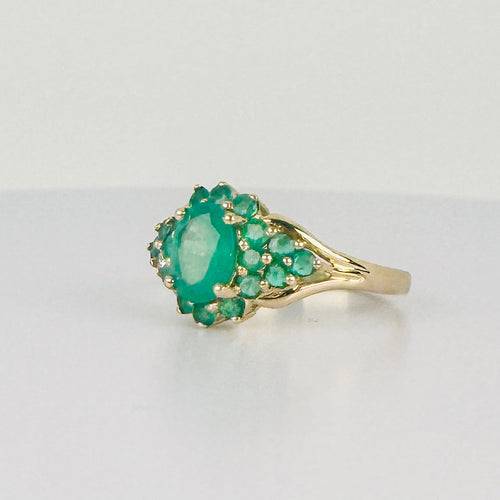 Bague 54 Bague vintage en or jaune 14 carats avec diamant et émeraudes 58 Facettes 2508023