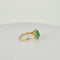 Bague 54 Bague vintage en or jaune 14 carats avec diamant et émeraudes 58 Facettes 2508023