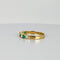 Bague 52 Bague alliance vintage en or jaune 14k avec saphirs blancs et émeraudes 58 Facettes 2512019