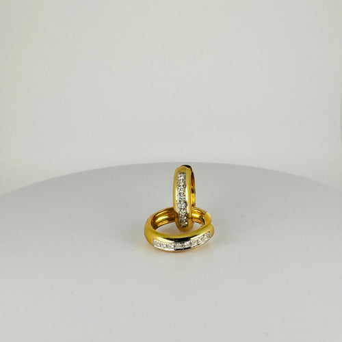 Boucles d'oreilles Créoles vintage en or jaune 14 carats et diamants 58 Facettes 2503038