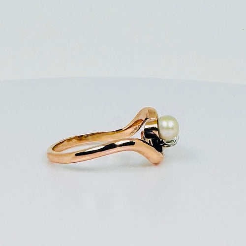 Bague 53 Bague ancienne croisée en or rose 18 carats avec diamant et perles 58 Facettes 2206099