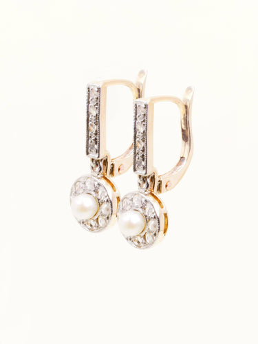 Boucles d'oreilles Boucles d’oreilles dormeuses anciennes en or jaune 18 carats, diamants et perles 58 Facettes 1199.5