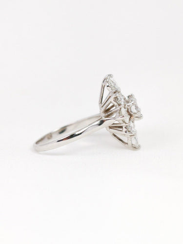 Bague 52 Bague marquise en or blanc 18k et diamants 2,3 ct 58 Facettes 1055