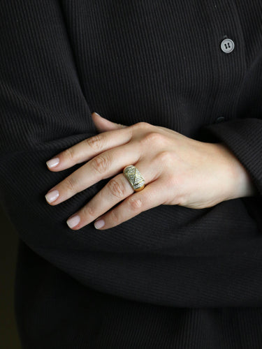 Bague 54 OJ Perrin - Bague motif pyramidal en or jaune 18 carats et diamants 58 Facettes 1211.4