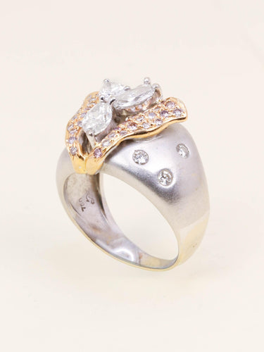 Bague 53.5 Bague fleur vintage en or blanc et rose 18 carats, diamants 58 Facettes 1211.9