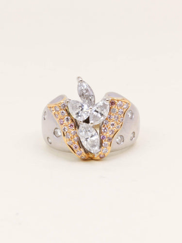 Bague 53.5 Bague fleur vintage en or blanc et rose 18 carats, diamants 58 Facettes 1211.9