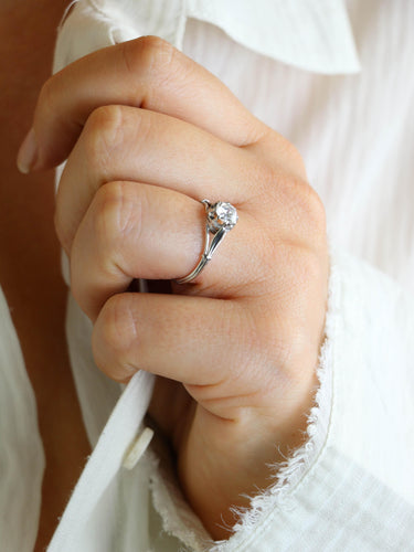 Bague 57.5 Bague solitaire en or blanc 18k avec diamant 0,70 ct 58 Facettes 1196