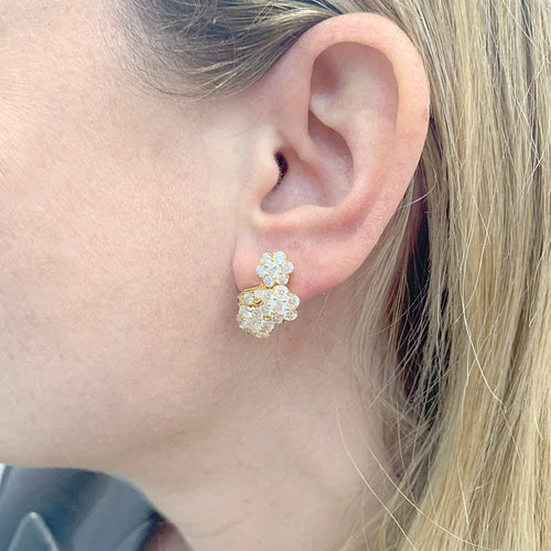 Boucles d'oreilles Van Cleef & Arpels Snowflake - Boucles d’oreilles en or jaune et diamants 58 Facettes 33554