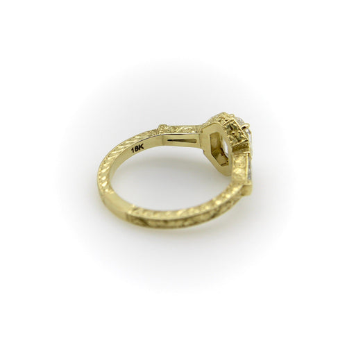Bague Bague hexagonale en or jaune 18k avec diamants 58 Facettes