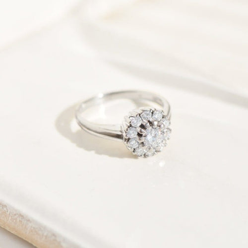 Bague 52 Bague entourage en or blanc 14K avec 11 diamants (0,70 ct) 58 Facettes 3230-10