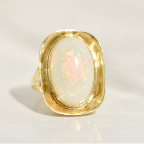 Bague 52.5 Bague Mid-Century en or jaune 14K avec opale cabochon 58 Facettes 3229-19
