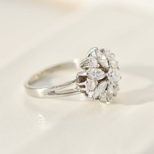 Bague 51 Bague Mid-Century en or blanc 14 carats avec 13 diamants 58 Facettes 3229-10