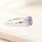 Bague 57 Bague entourage - Bague en or blanc 18 carats avec tanzanite et diamants 58 Facettes 3230-3