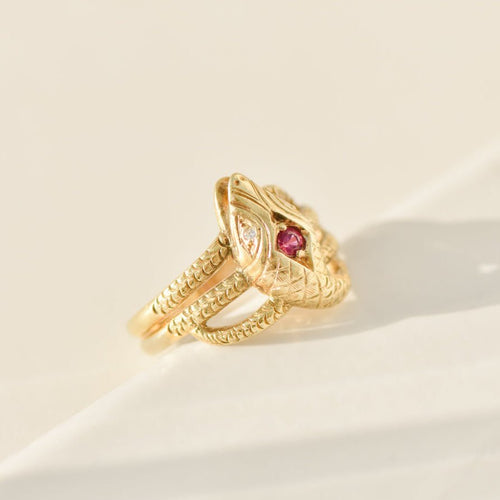 Bague 56 Bague serpent vintage en or jaune 14K avec rubis 58 Facettes 3229-9