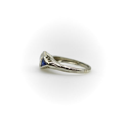 Bague Art déco - Bague en or blanc 14 carats, diamant et saphirs 58 Facettes A20048