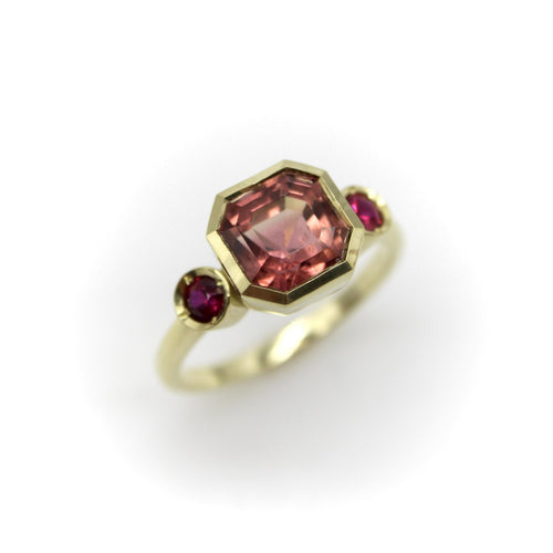 Bague Signature - Bague trois pierres en or 18 carats tourmaline et rubis 58 Facettes A2002S