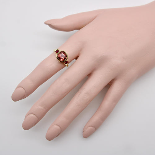 Bague Signature - Bague trois pierres en or 18 carats tourmaline et rubis 58 Facettes A2002S