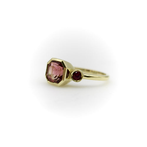 Bague Signature - Bague trois pierres en or 18 carats tourmaline et rubis 58 Facettes A2002S
