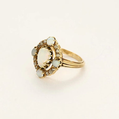 Bague 49 Bague début XXe siècle en or jaune 18K, opales et diamants 58 Facettes PRG1880